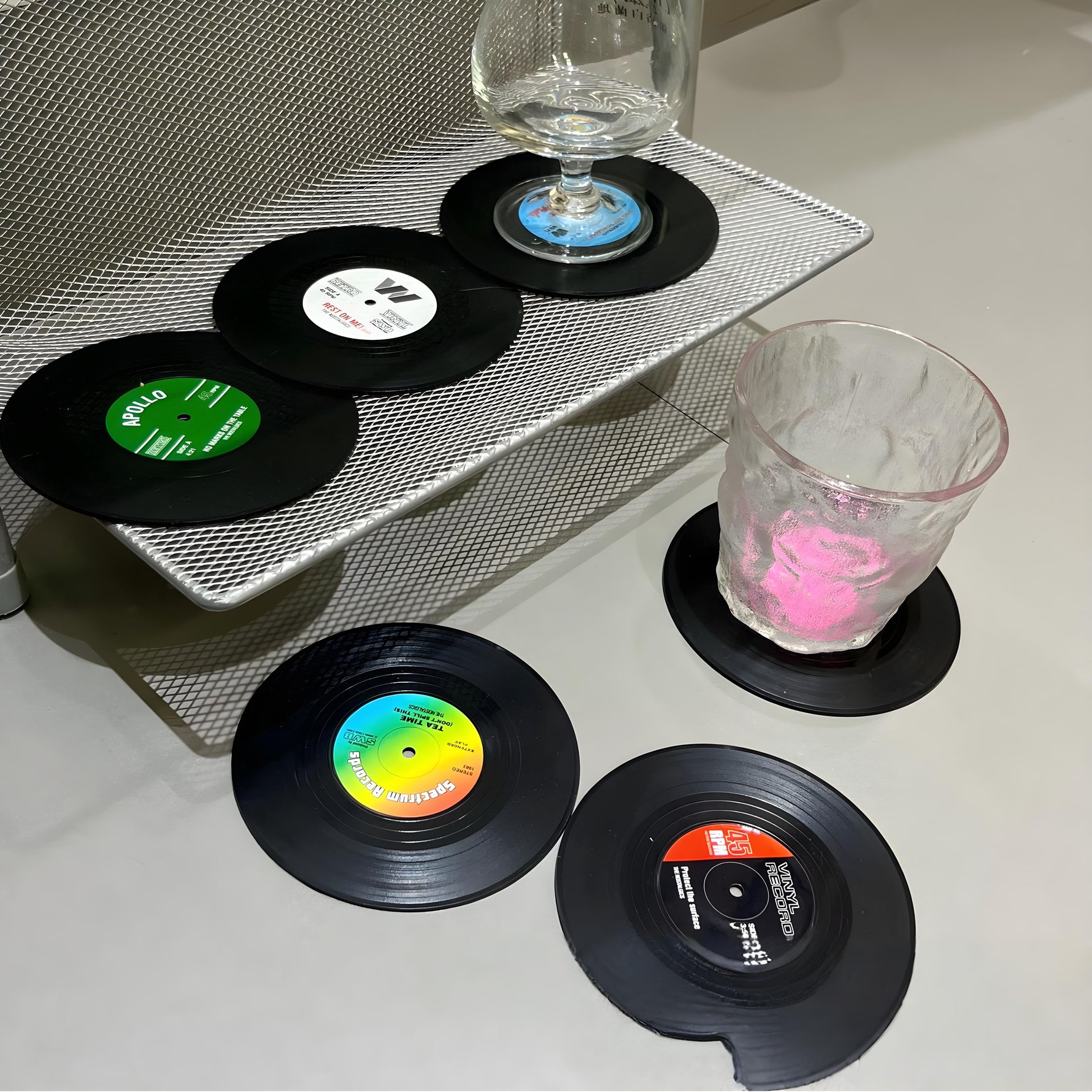 Retro Record Coasters – Stylish Table Accents for Music Fans (6 Pieces)