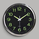 Elegante Wanduhr mit LED-Beleuchtung – Zeitloses Design