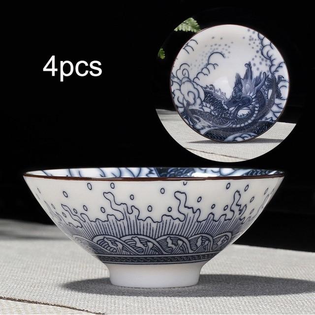 4-teiliges Teetassen-Set aus Blau- und Weißporzellan