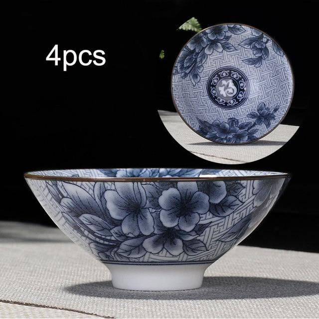4-teiliges Teetassen-Set aus Blau- und Weißporzellan