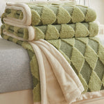 Luxurious Velvet Blanket – Soft and Warm for Any Occasion