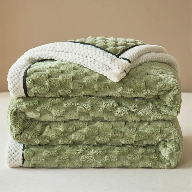 Ultra-Soft Reversible Blanket for Ultimate Comfort