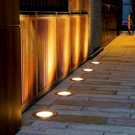 LumiGarden - Cordless Solar LED Outdoor Lights