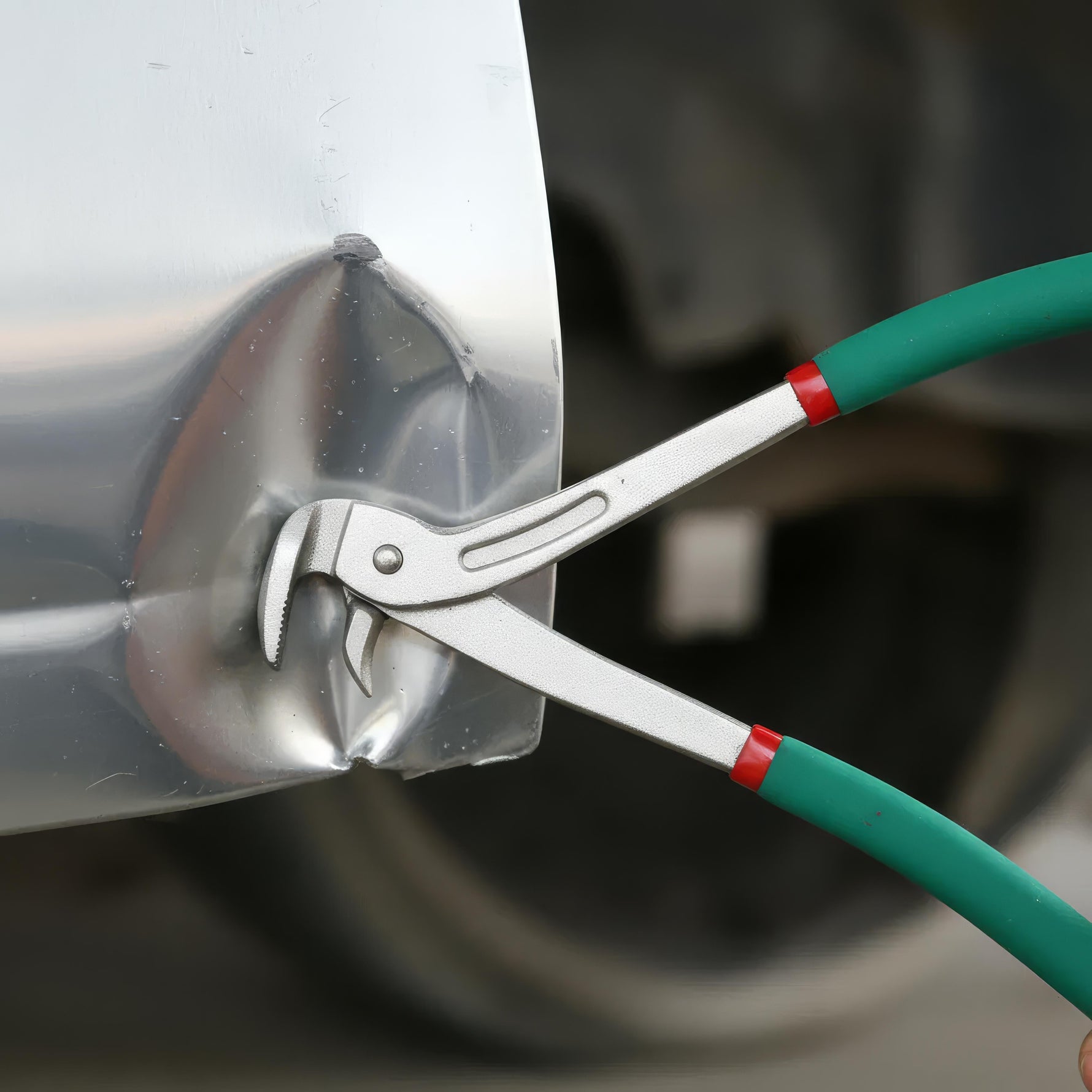 MetallKante – Schnelle Reparatur für Ihr Fahrzeug