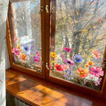 Bunte Fensteraufkleber mit Blumen- und Schmetterlingsmotiven