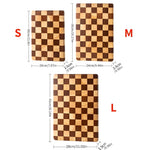 Schneidebrett aus Holz im Schachbrett-Design – Robust und Dekorativ