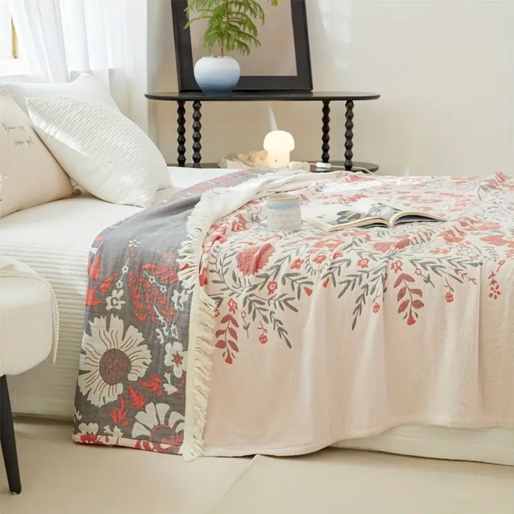 Reversible Blüten-Decke mit französischem Flair