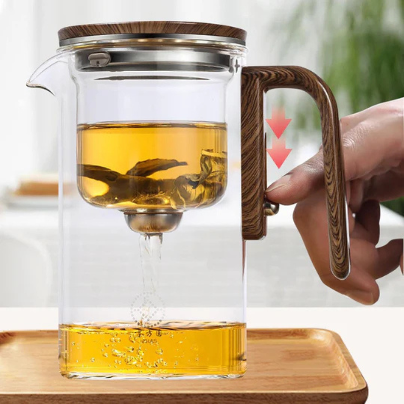 Elegante Glaskanne mit Holzgriff – 520ml