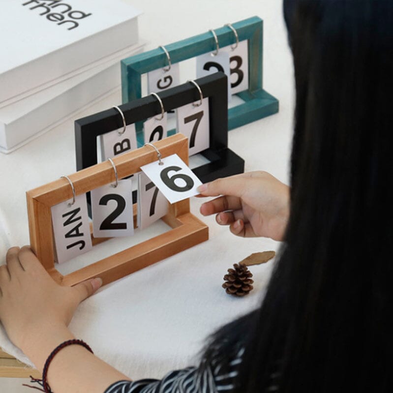 Schreibtischkalender aus niederländischem Teakholz