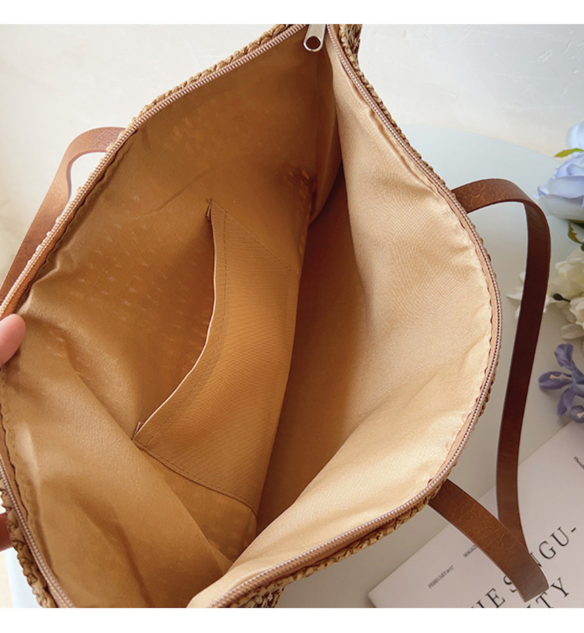 Stilvolle Rattan-Tasche mit Lederriemen für jeden Anlass