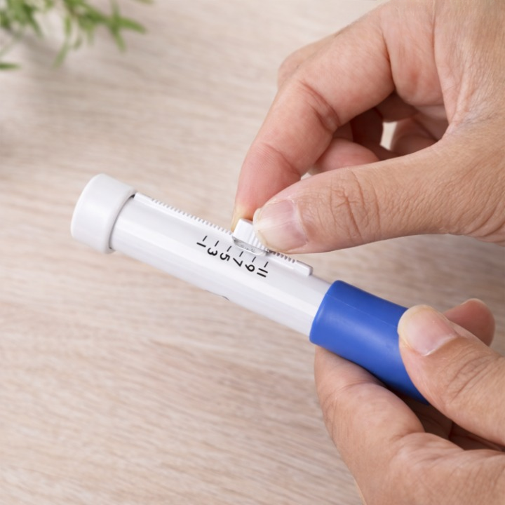 Personalisierbares Stickset mit löslichem Vorlagen für Kleidung