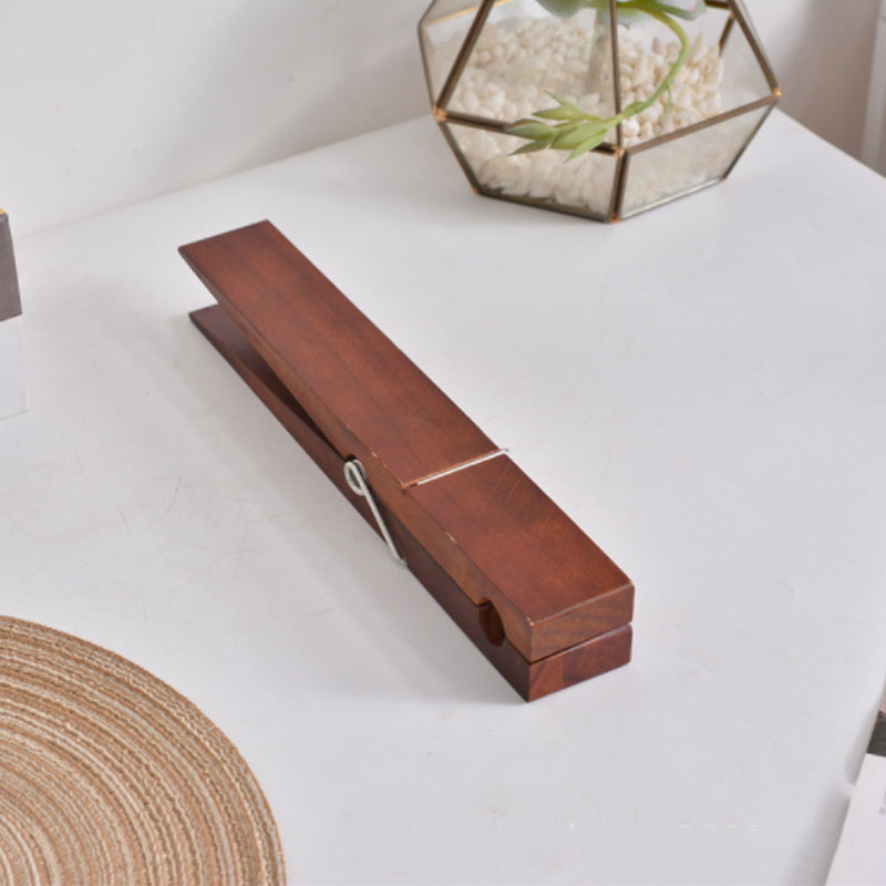 Praktischer Handtuchhalter aus Holz mit Clip