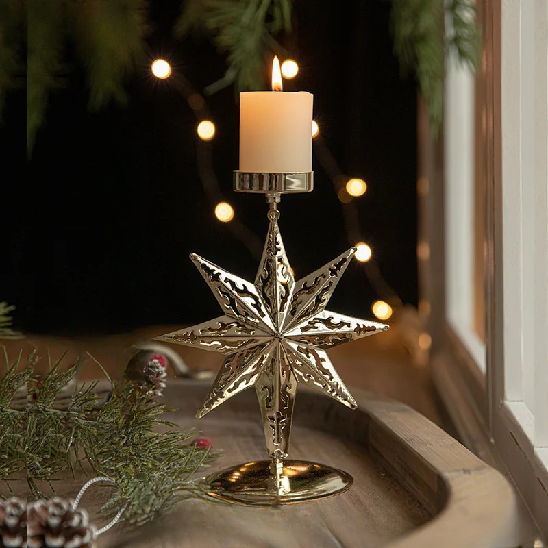 Weihnachtliche Kerzenhalter - Stern- und Weihnachtsbaum-Design für festliche Deko
