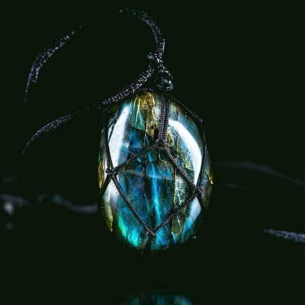 Powerful Labradorite Necklace – Stylish Jewelry with Meaning