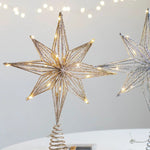 Festlicher Goldstern mit LED-Beleuchtung für den Weihnachtsbaum