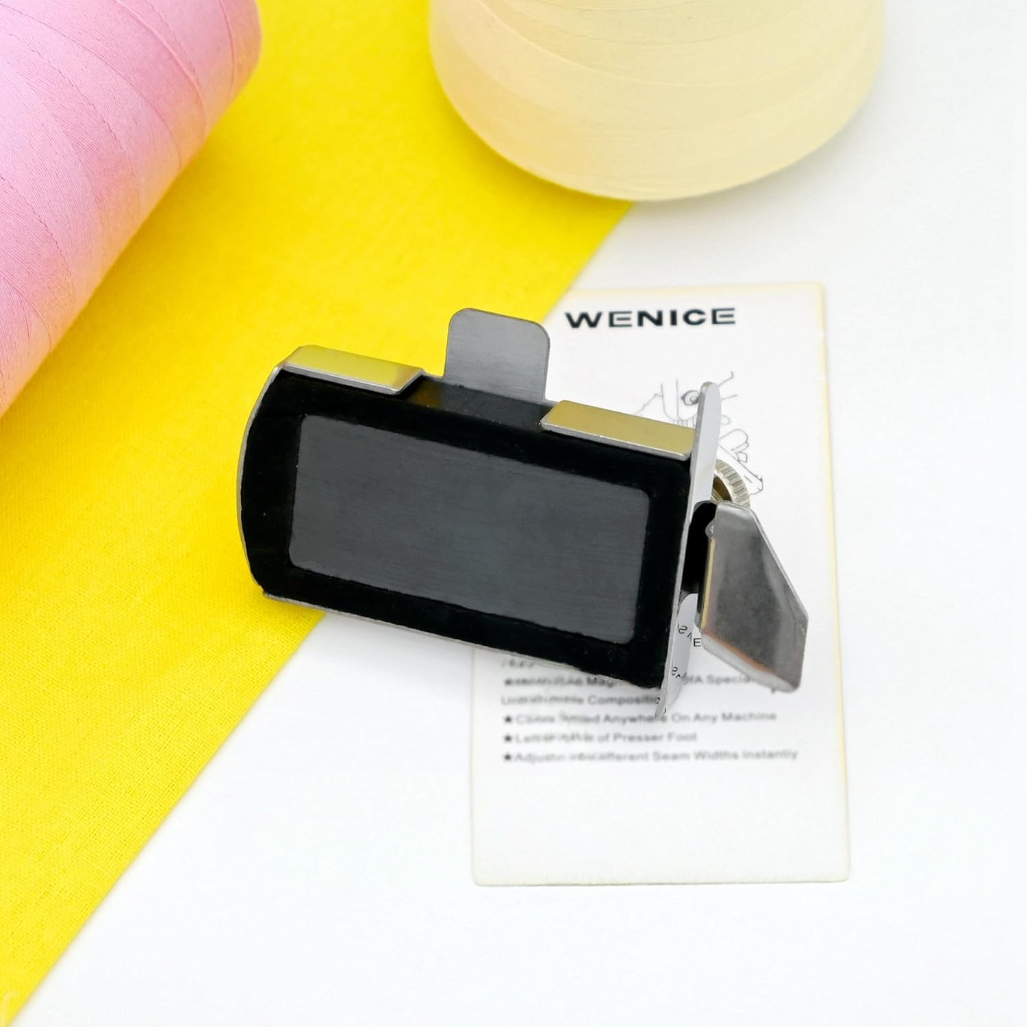 Magnetic seam guide for precise and clean seams