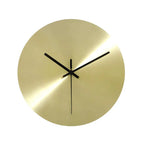 Elegante Wanduhr mit zeitloser Anziehungskraft
