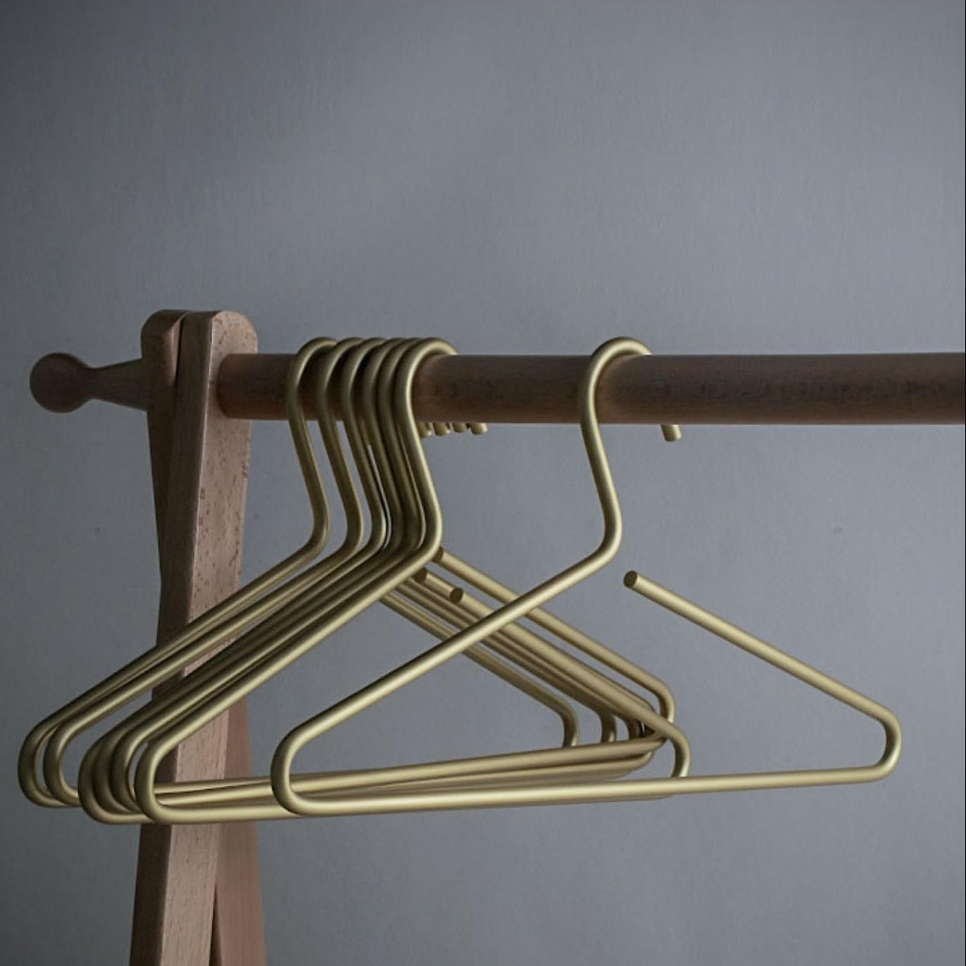 Stylish Metal Hangers for Your Wardrobe (Set of 5)