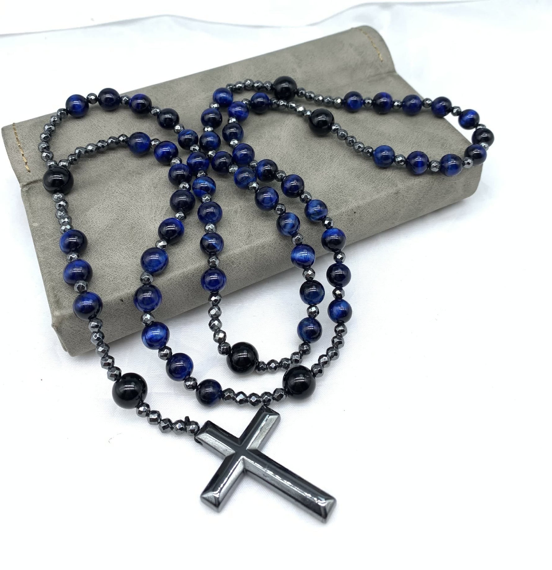 Spiritueller Anhänger mit Tigerauge und Lapislazuli – Rosenkranz für Männer