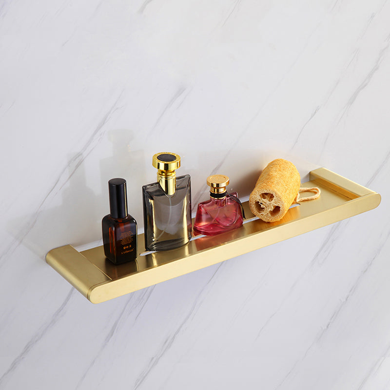 Elegantes Badezimmer-Set mit goldenen Handtuchhaltern