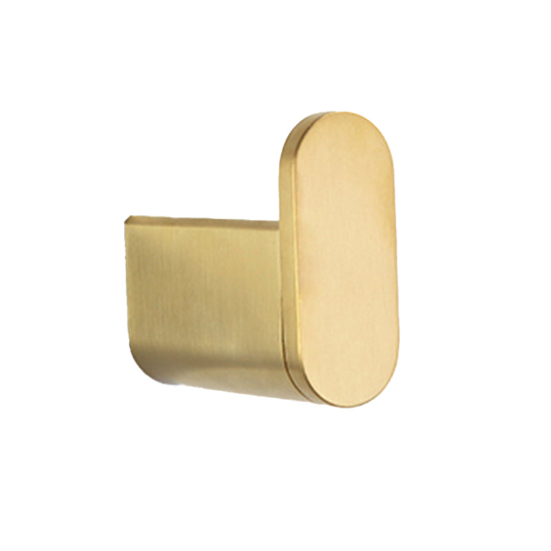 Elegantes Badezimmer-Set mit goldenen Handtuchhaltern