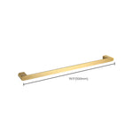 Elegantes Badezimmer-Set mit goldenen Handtuchhaltern