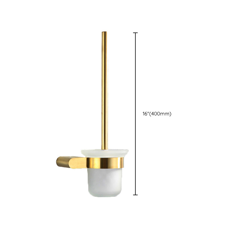 Elegantes Badezimmer-Set mit goldenen Handtuchhaltern