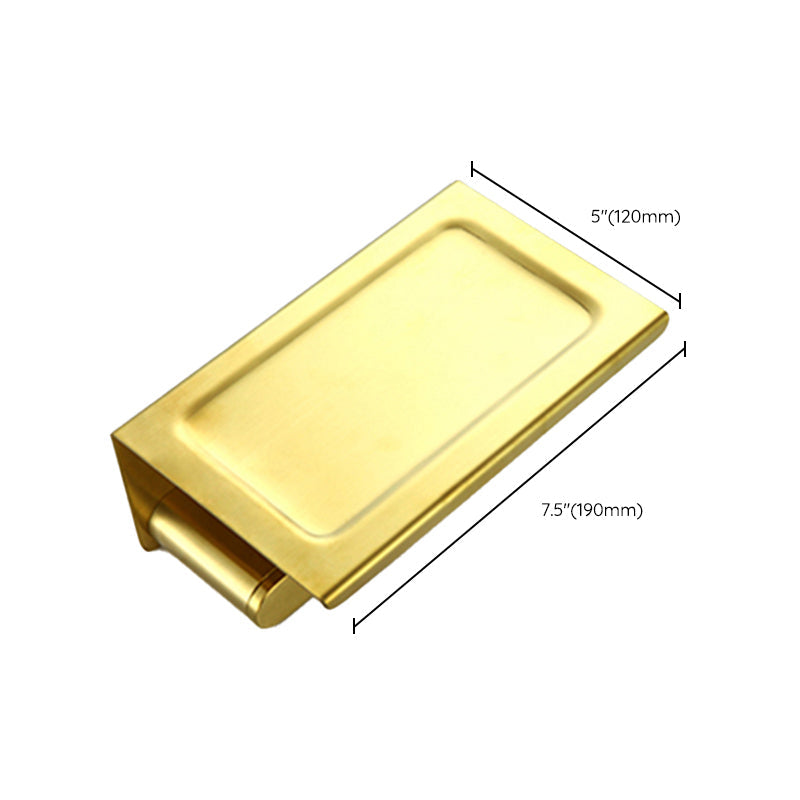 Elegantes Badezimmer-Set mit goldenen Handtuchhaltern