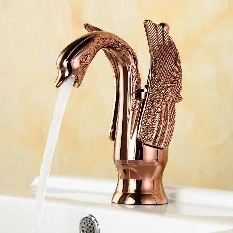 Eleganter Wasserhahn für das Badezimmer mit einem Hebel in verschiedenen Farben