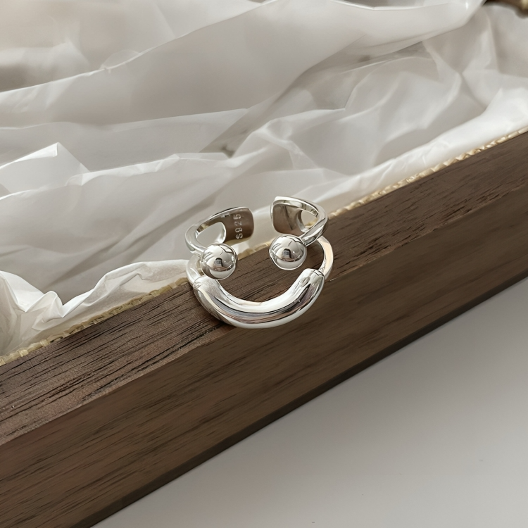 Smile Ring | Adjustable | Hypoallergenic | Silver-Look