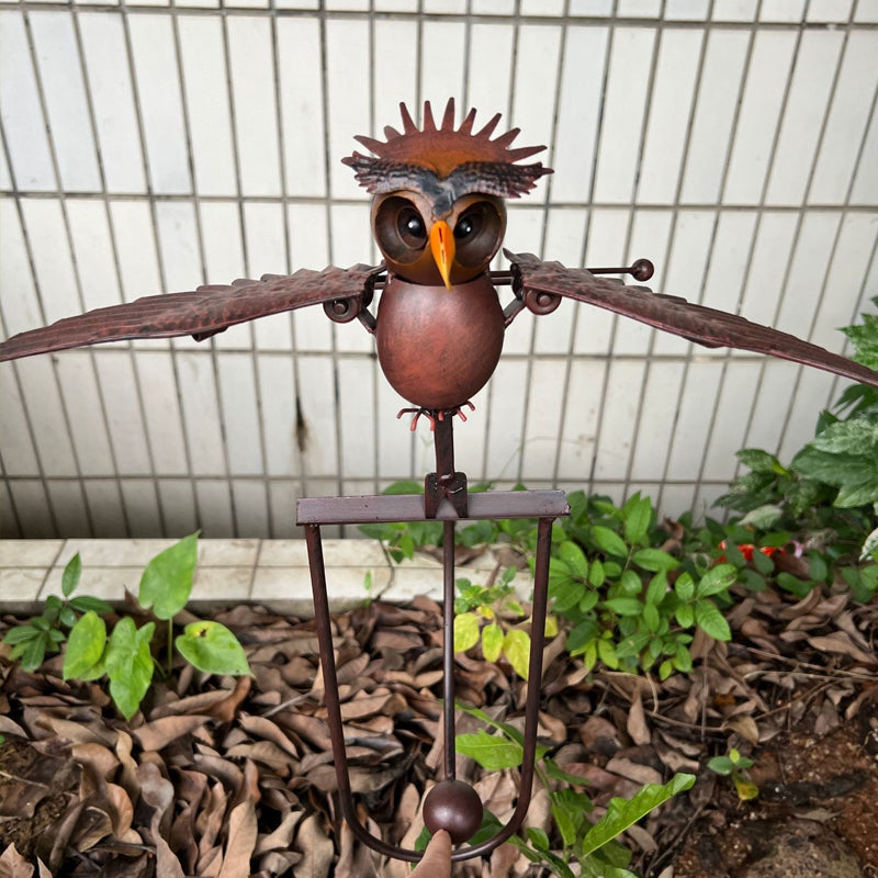 Luftige Gartenkunst: Elegante Vogel-Dekoration für Ihre Terrasse