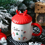 Weihnachtsbecher mit festlichem Design