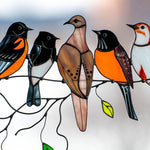 Bunte Glasfensterhänger mit Vogelmotiv