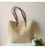 Stilvolle Rattan-Tasche mit Lederriemen für jeden Anlass
