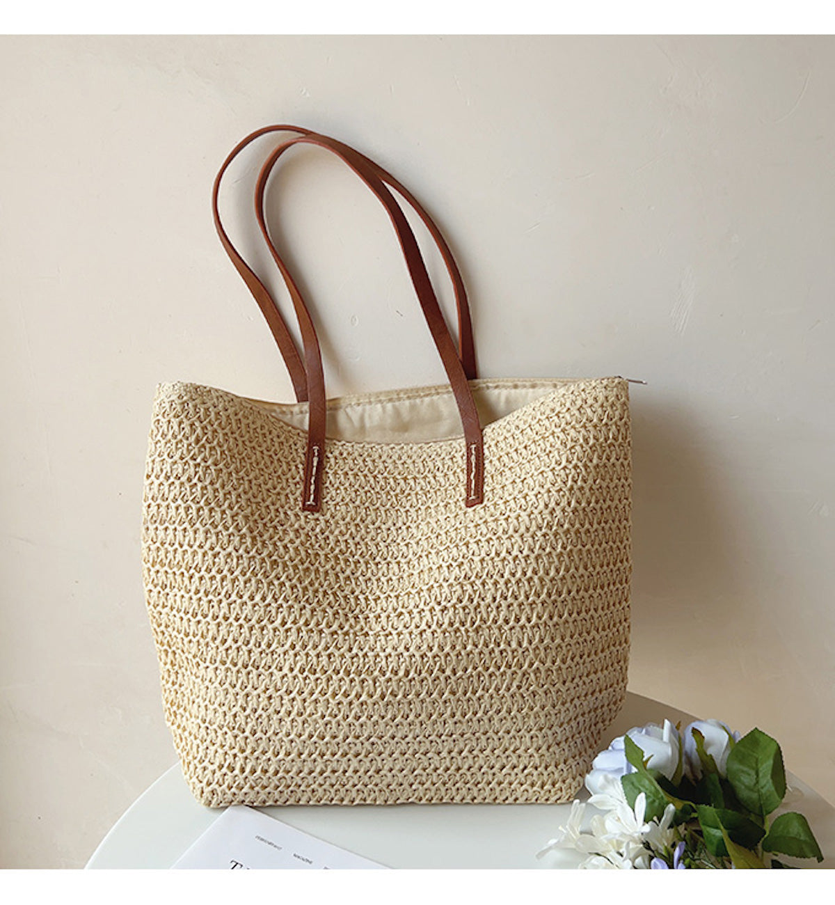 Stilvolle Rattan-Tasche mit Lederriemen für jeden Anlass