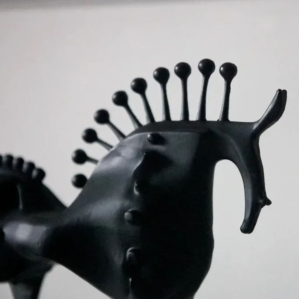 Moderne Metallskulptur eines Pferdes | EquinoxArt