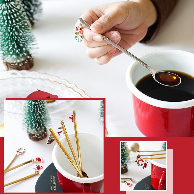 Geschenkset aus Metalllöffeln für Weihnachtsdekorationen zuhause