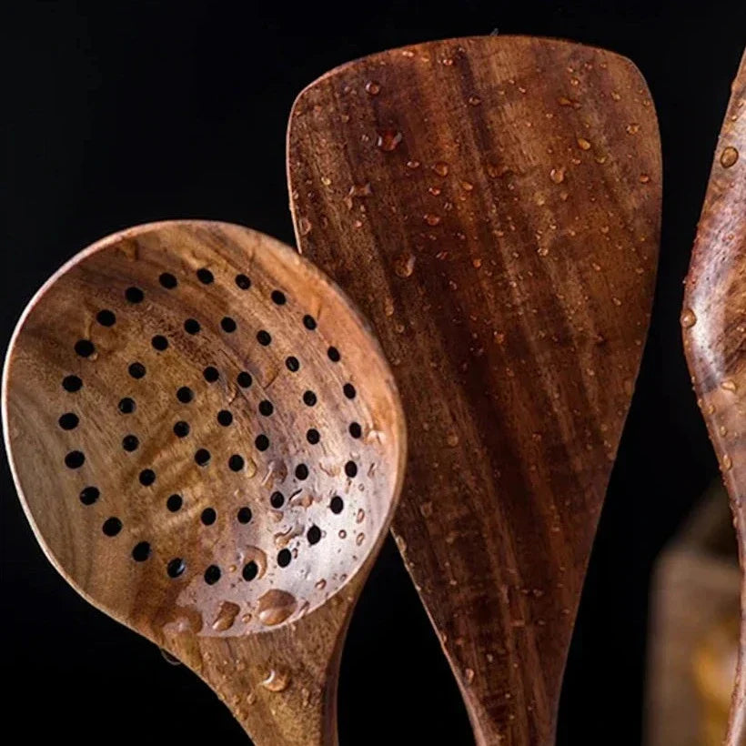 Elegantes 8-teiliges Kochset aus Naturholz