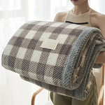 Cozy Blanket – Cuddly Throw for Bed and Sofa