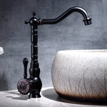 Eleganter Küchenwasserhahn mit schwenkbarem Auslauf und Hebelgriff
