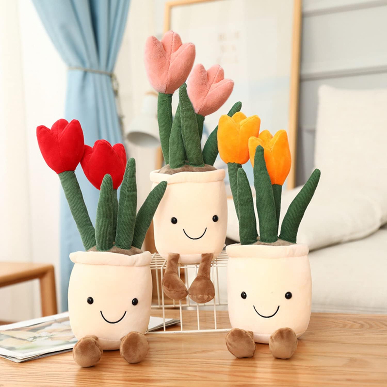 Plüschfigur mit fröhlichem Blumendesign