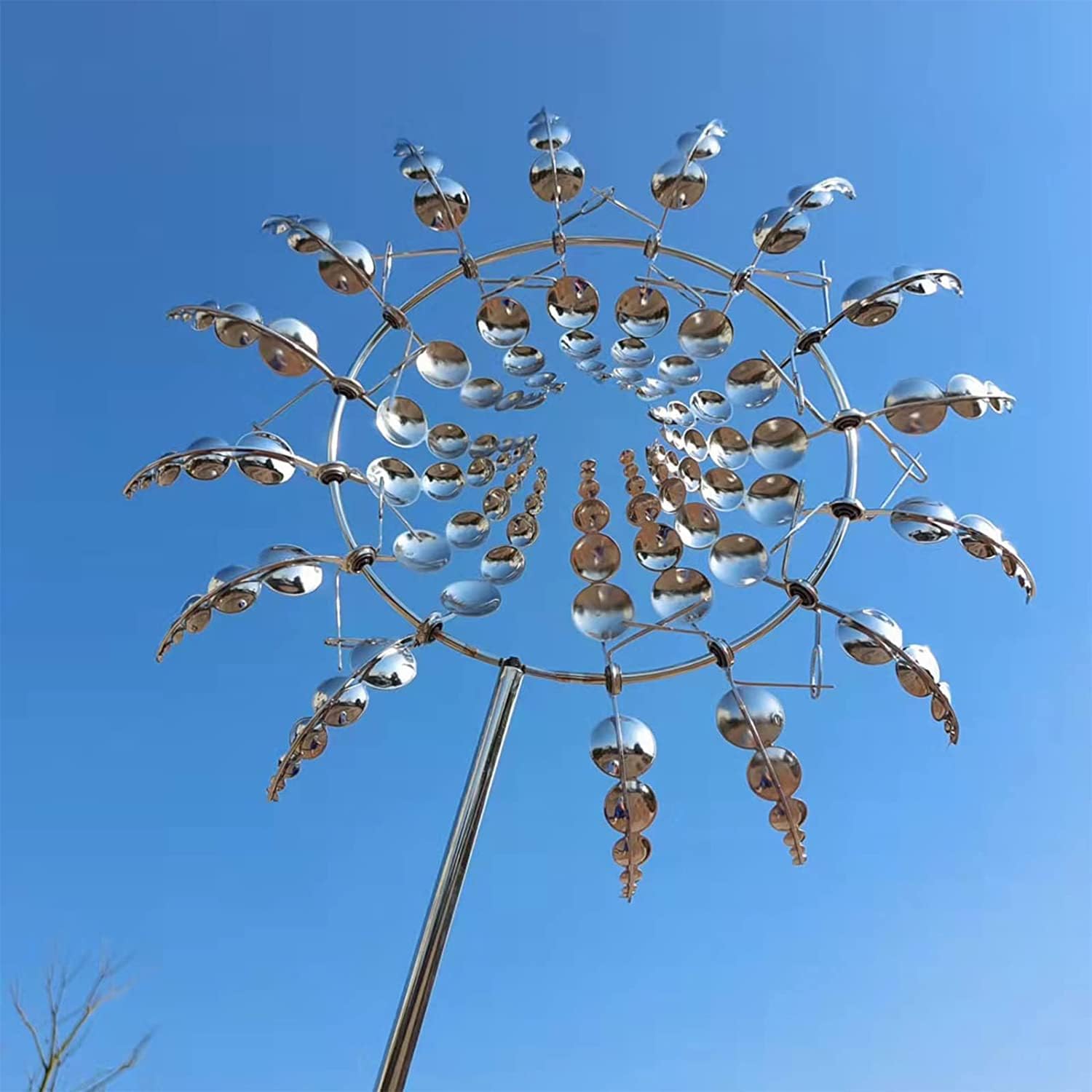 Eleganter Windspinner aus Metall für Ihren Garten