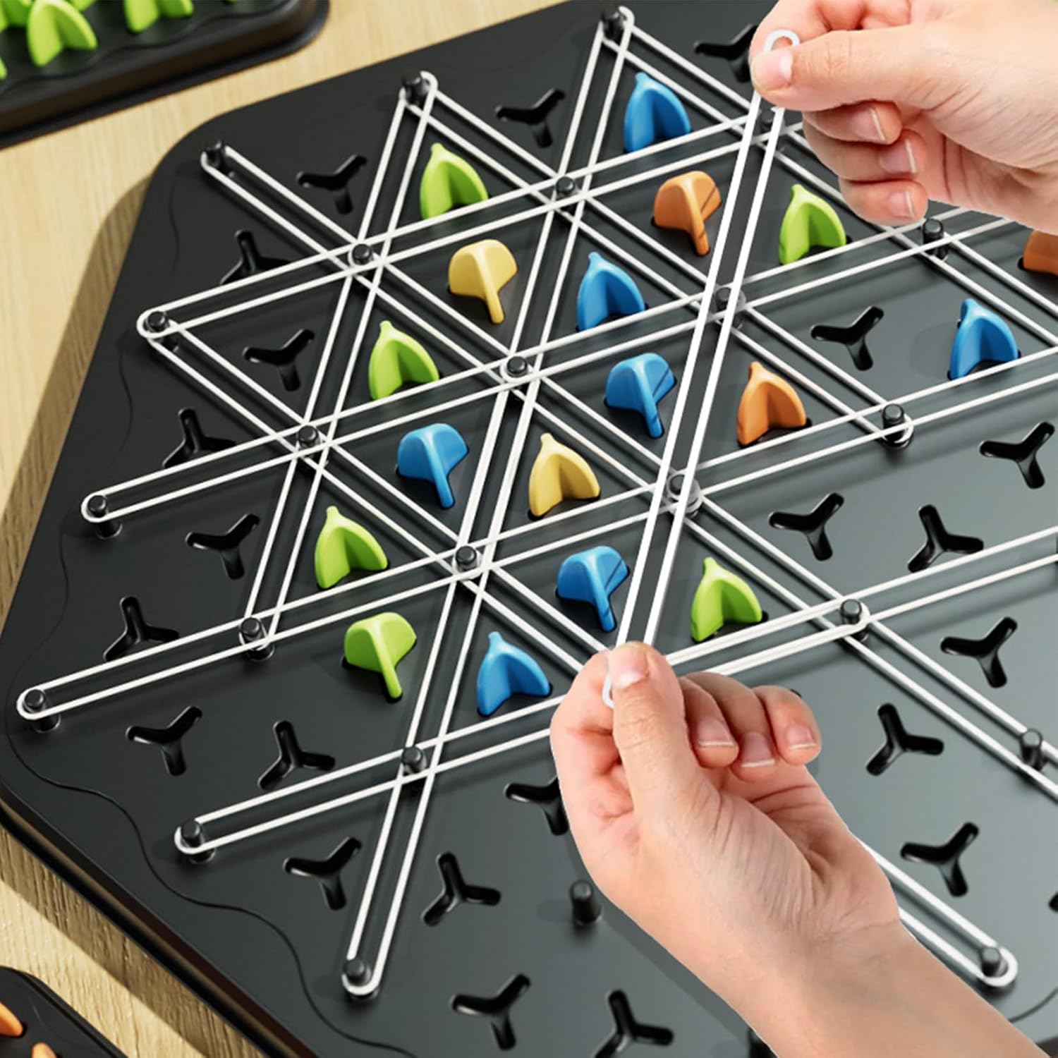 Denkspiel mit Gummibändern - Schach für strategisches Denken