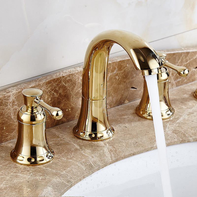 Eleganter Badewannenarmatur mit Deckmontage für modernes Badezimmer