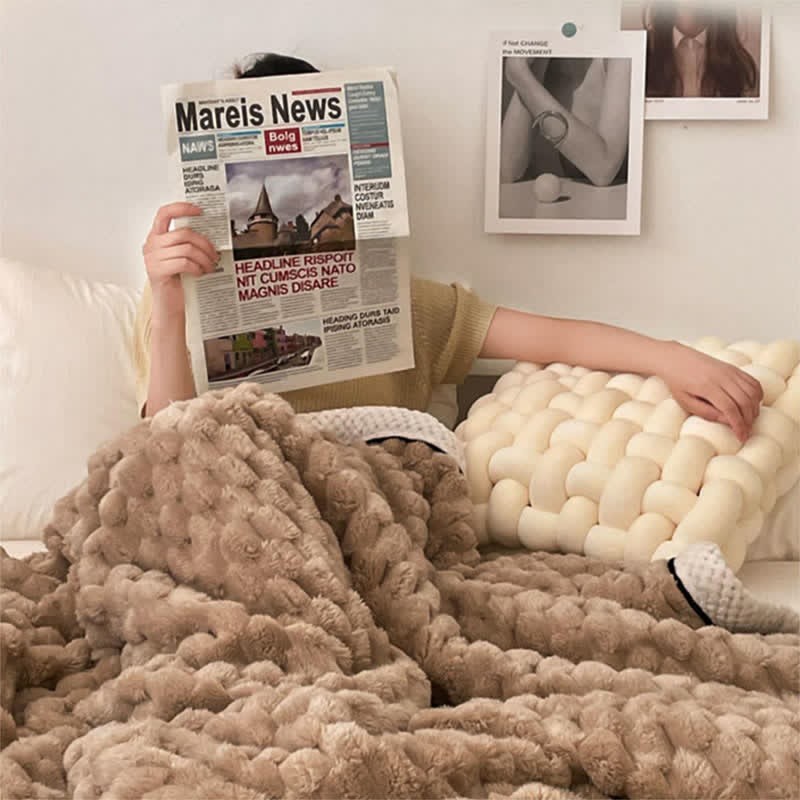 Ultra-Soft Reversible Blanket for Ultimate Comfort