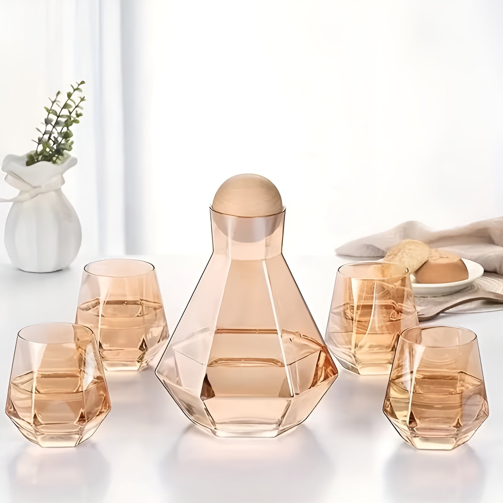 Glas-Karaffe mit 4 Gläsern – modernes 5-teiliges Set mit Deckeln für Wasser, Saft und Wein