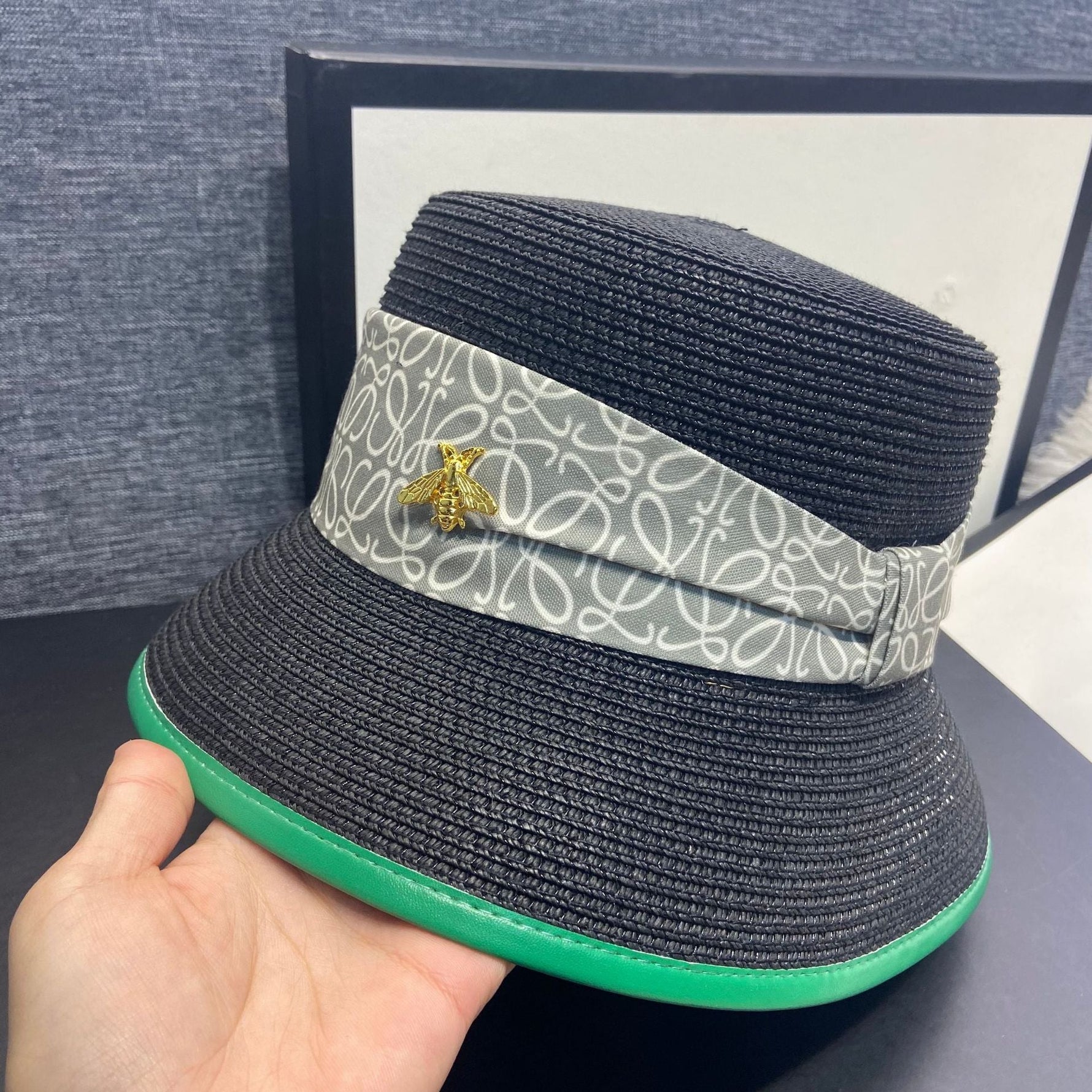 Eleganter Sommerhut mit Schleifenakzent – ideal für sonnige Tage
