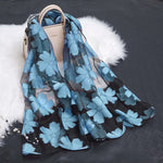Blütenzauber | Eleganter Seidenschal mit floralen Motiven
