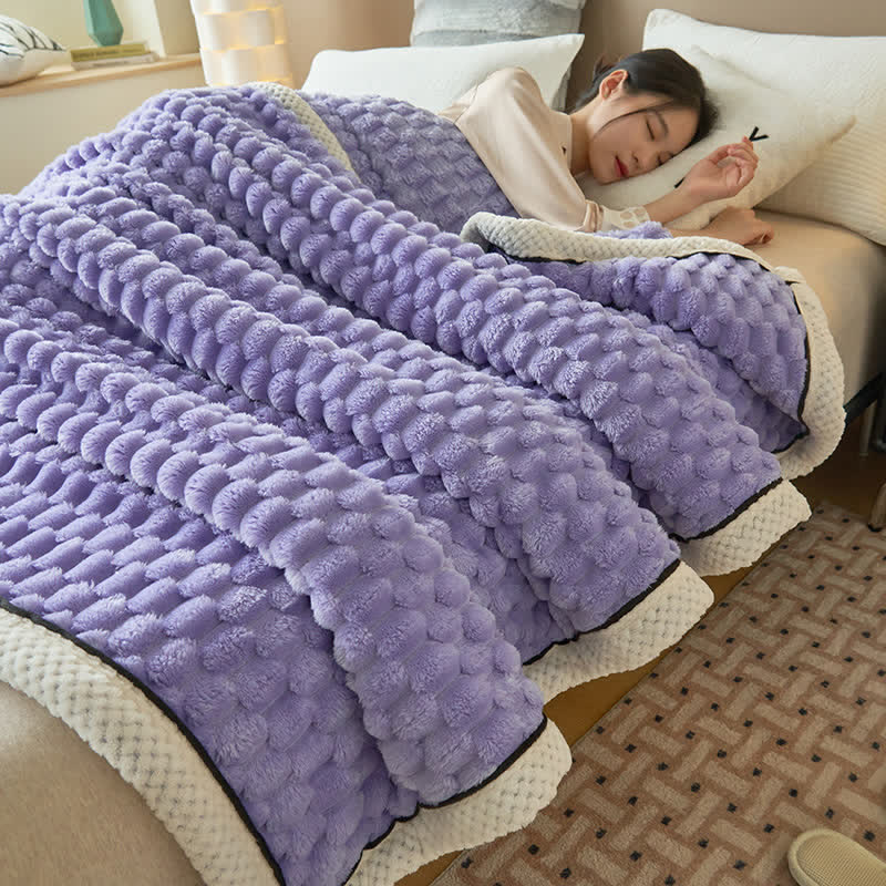 Ultra-Soft Reversible Blanket for Ultimate Comfort