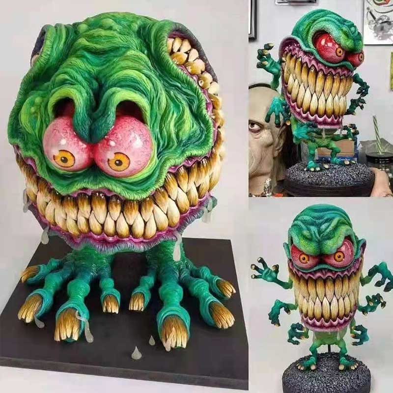 Große Monsterstatue mit wütendem Mund
